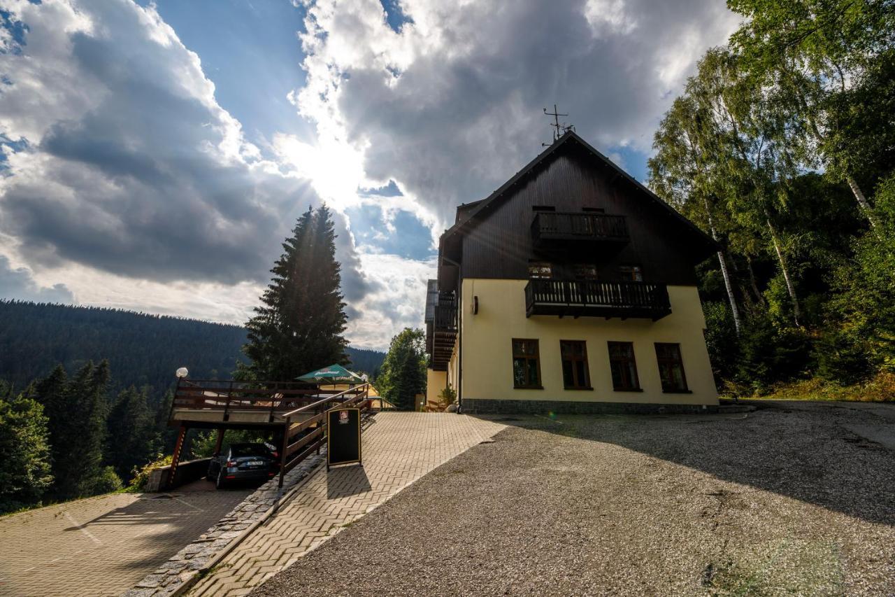 Svycarska Bouda Hotel Spindleruv Mlyn Exterior photo